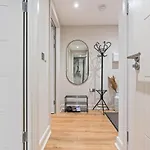 Penthouse In Near Train Station Free Wifi Free Parking Appartement *