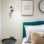 Penthouse In Near Train Station Free Wifi Free Parking Appartement *