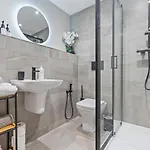 Penthouse In Near Train Station Free Wifi Free Parking Appartement *