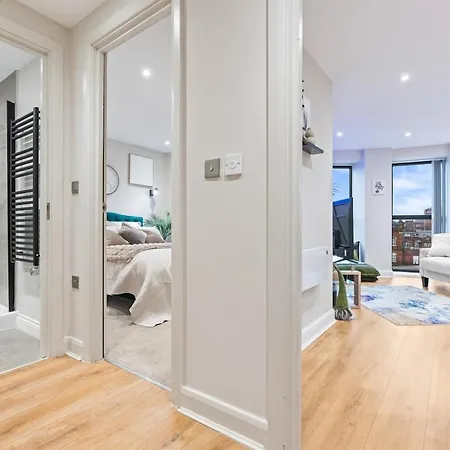 公寓 Penthouse In Near Train Station Free Wifi Free Parking