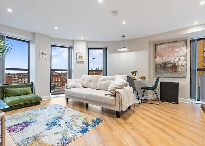 Penthouse In Near Train Station Free Wifi Free Parking * Leeds (West Yorkshire)