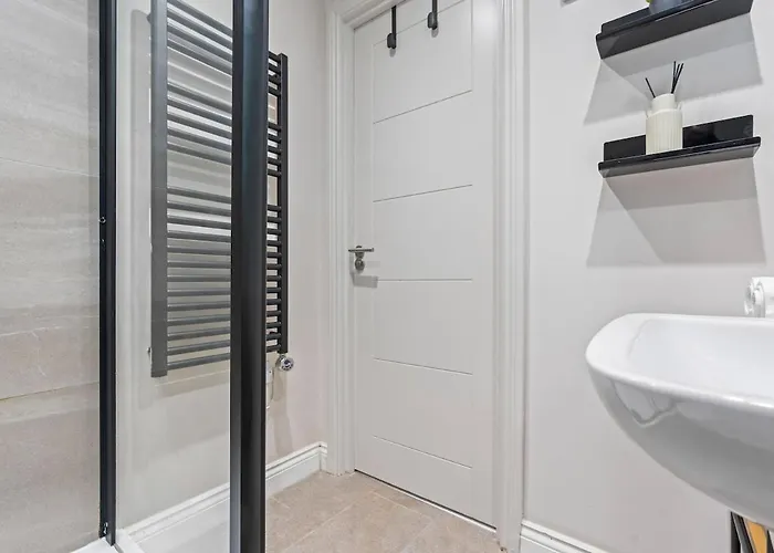 Apartment Penthouse In Near Train Station Free Wifi Free Parking