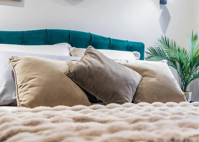 Penthouse In Near Train Station Free Wifi Free Parking Apartament Leeds (West Yorkshire)