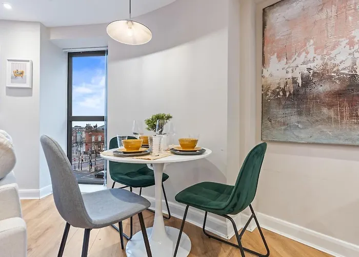 Apartament Penthouse In Near Train Station Free Wifi Free Parking *