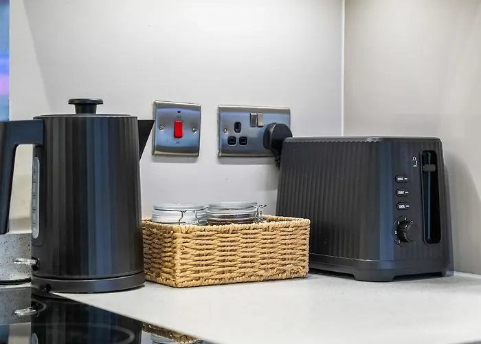 Penthouse In Near Train Station Free Wifi Free Parking *