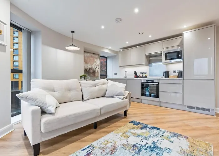 Apartment Penthouse In Near Train Station Free Wifi Free Parking *