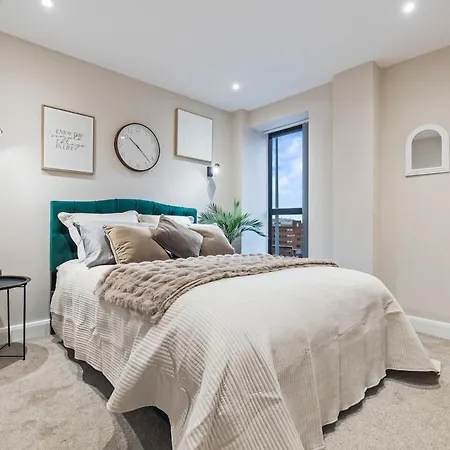 Appartement Penthouse In Near Train Station Free Wifi Free Parking Leeds (West Yorkshire)